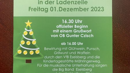 Christbaumloben in der Ladenzeile …